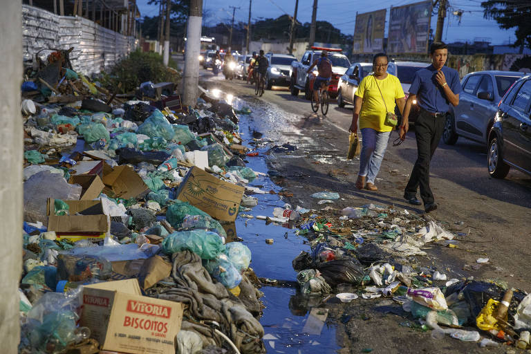 COP30 Belém aumento impostos governo Lula taxa carros elétricos imposto importação carros elétricos 2026 Haddad taxad ministro fazenda taxação do sol painéis solares imposto energia solar Brasil barco Lula COP30 diesel iate Iana III consumo combustível Lula iate 3600 litros diesel dia contradição governo Lula meio ambiente COP30 hipocrisia ambiental governo painel solar imposto 25 por cento energia solar tributação Brasil governo Lula aumenta imposto energia limpa transição energética Brasil impostos carros elétricos imposto 35 por cento governo pune quem não polui taxação veículos elétricos Brasil imposto importação 14 bilhões 2026 Haddad aumento impostos 2025 COP30 Belém discurso prática governo Lula contra energia renovável Absolar crítica governo impostos painéis fotovoltaicos tributação Brasil barco hotel Lula COP30 Belém Iana III 150 litros diesel hora presidente Lula iate luxo COP combustível poluente COP30 Lula sigilo valor barco Lula governo taxa sol Brasil energia solar imposto importação carros híbridos imposto 2026 veículos plug-in tributação Brasil defesa comercial impostos importação protecionismo governo Lula indústria nacional desculpa impostos aço químicos carros elétricos impostos PLOA 2026 imposto importação Comissão Mista Orçamento impostos senadora Dorinha receitas importação arrecadação 117 bilhões importação decreto aumento impostos Lula Congresso não precisa aprovar imposto ano eleitoral 2026 gastos governo evitar cortes gastos impostos PEC 66 espaço fiscal 25 aumentos impostos governo Lula imposto cada 37 dias Brasil carga tributária recorde Brasil Exame levantamento impostos Lula COP29 aumento imposto solar conferência clima aumento tributos Brasil líder climático impostos Pacote Belém 195 países transição combustíveis fósseis Brasil triplicar energia renovável meta governo faz oposto discurso descarbonização cara Brasil carro elétrico 70 mil reais mais caro sistema solar 7500 reais mais caro energia limpa elite Brasil classe alta acesso tecnologia verde maioria população combustão diesel termelétricas versus energia solar Bolsonaro isenção painéis solares zero imposto energia solar 2022 Lula triplicou imposto solar estudando dobrar imposto solar 50 Gecex Camex aumento tarifas Ministério Desenvolvimento impostos 750 mil empregos risco solar 97 bilhões investimentos ameaçados 281 empreendimentos solares cancelados produção nacional 5 por cento demanda importação painéis China Brasil Ronaldo Koluszuk Absolar crítica Carlos Dornalles diretor Absolar retrocesso transição energética fuga capital energia solar inflação energia Brasil fechamento empresas solares empregos verdes ameaçados Rio Grande Norte solar impactado Minas Gerais energia solar usinas fotovoltaicas Brasil geração distribuída tributação matriz energética brasileira hidrelétrica versus solar impostos 4000 litros diesel Manaus Belém rio Amazonas barco presidencial Marinha ofereceu barco recusado necessidades presidente Lula diária 2647 reais pessoa barco Janja Lula barco hotel base naval Val Cães Belém tripulação barco Iana III empresa Manaus barco Lula Icotur barco presidencial navios cruzeiro COP30 MSC Costa hospedagem COP30 260 milhões diesel marítimo poluente COP neutralizar emissões carbono falha BitcoinP2P análise economia política fiscal brasileira crítica investimentos brasileiros tributação mercado financeiro impostos governo