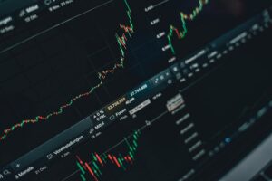Notebook exibindo gráficos de mercado e DeFi representando Hyperliquid