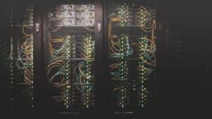 Servidores em datacenter usados para mineracao de Bitcoin