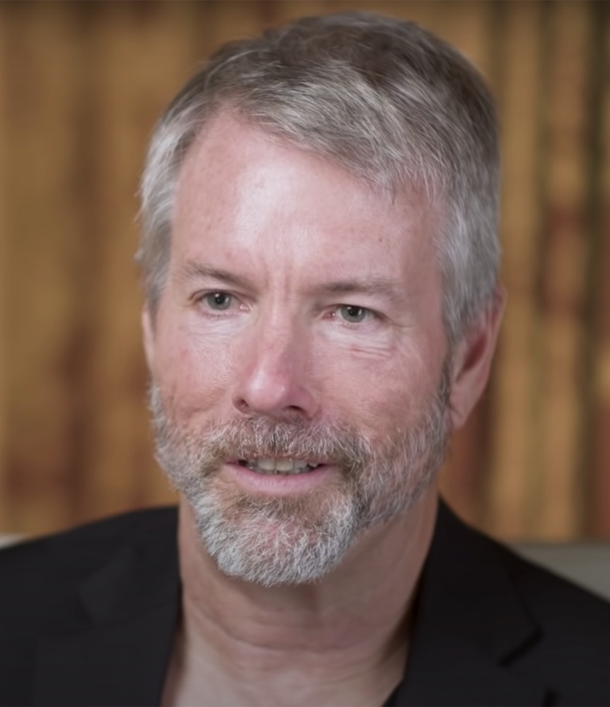 Michael Saylor, presidente executivo da Strategy, sinaliza possível venda de Bitcoin para honrar dividendos